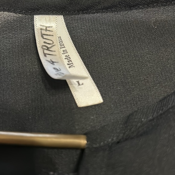 Black blouse - Picture 5 of 7